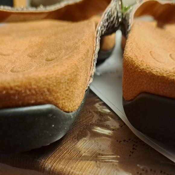 Vionic flip flop - Picture 2 of 3